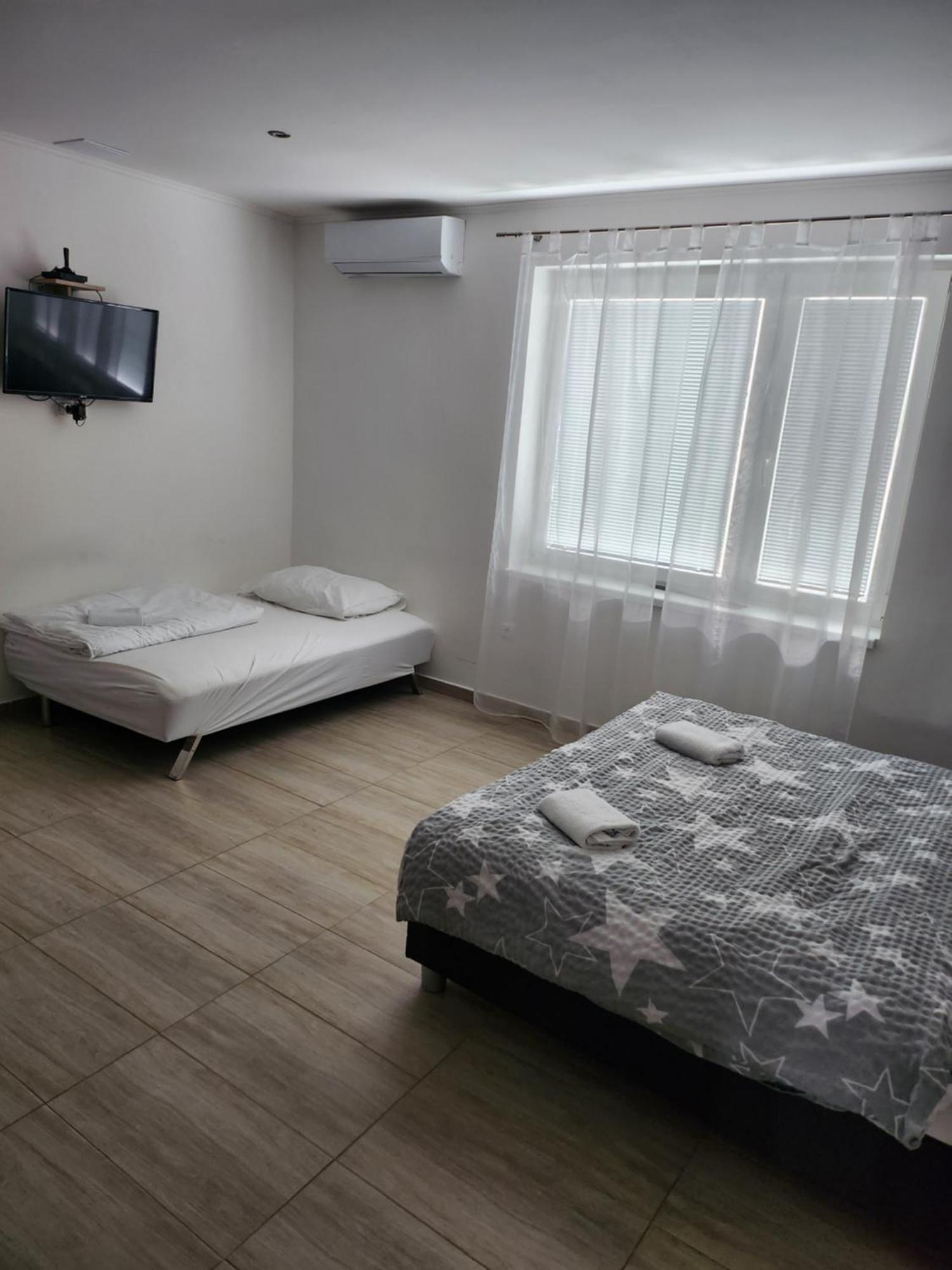 Apartmany Roland Velky Meder Exterior photo